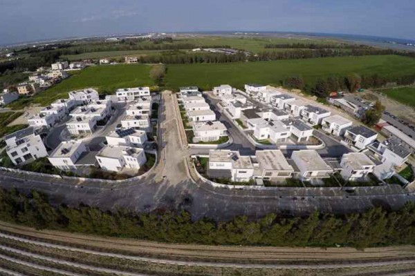 consists houses bedroom consists